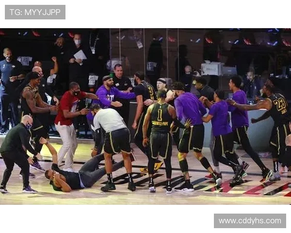 湖人新更衣室惊艳亮相，旧 locker 藏着传奇密码